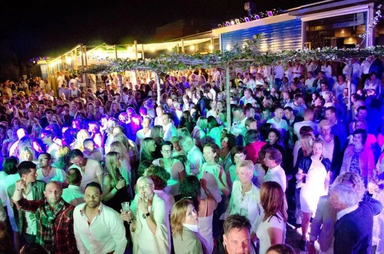 Groninger DJ hoopt op hit met wereldkampioen