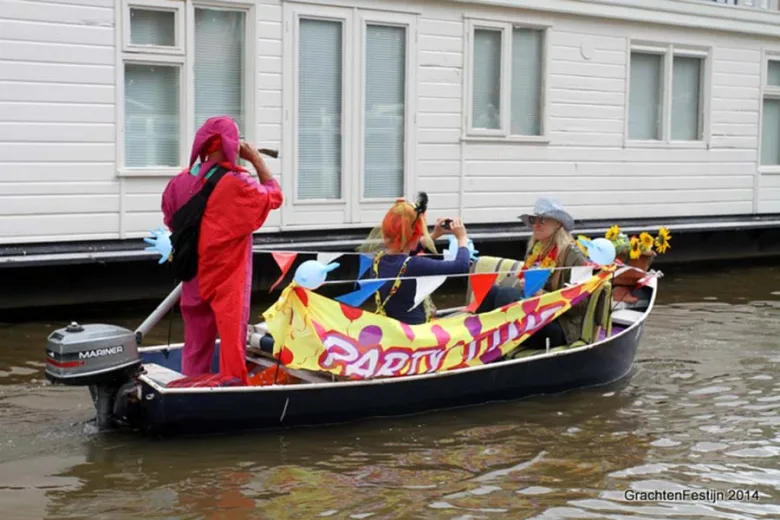 Honderd bootjes! De grachtenparade leeft!