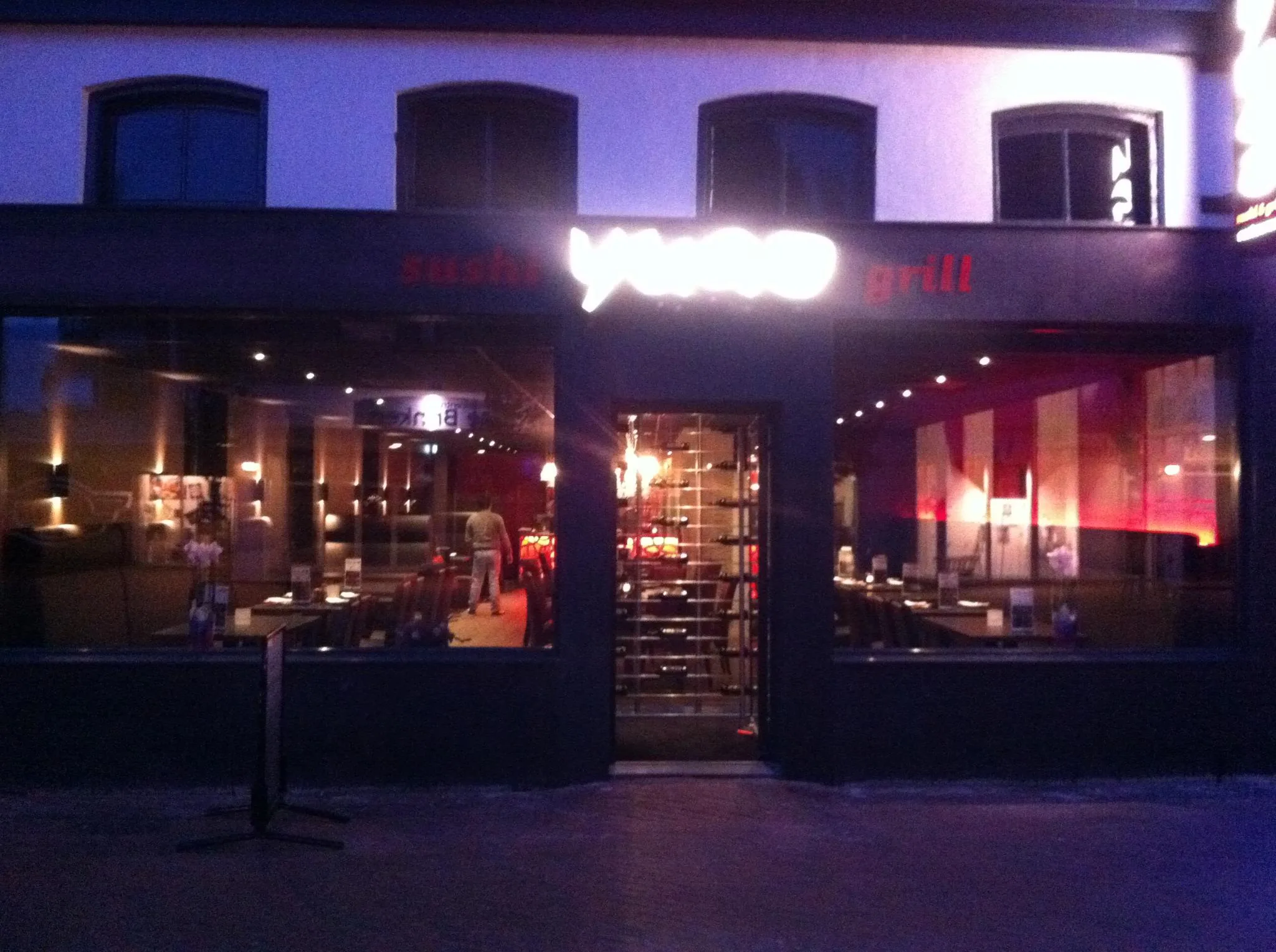Yugo sushi en grill restaurant