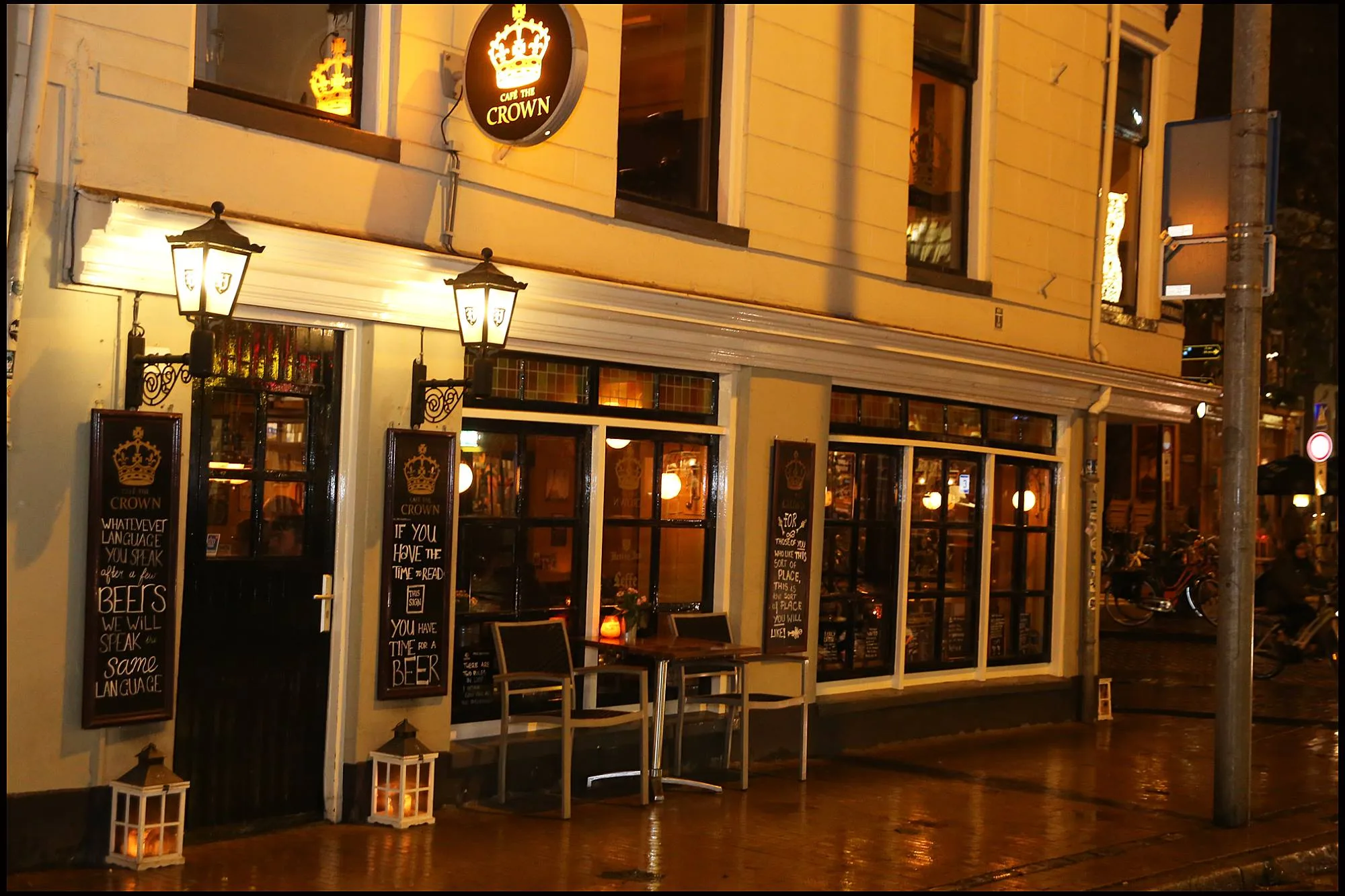 Cafe the Crown