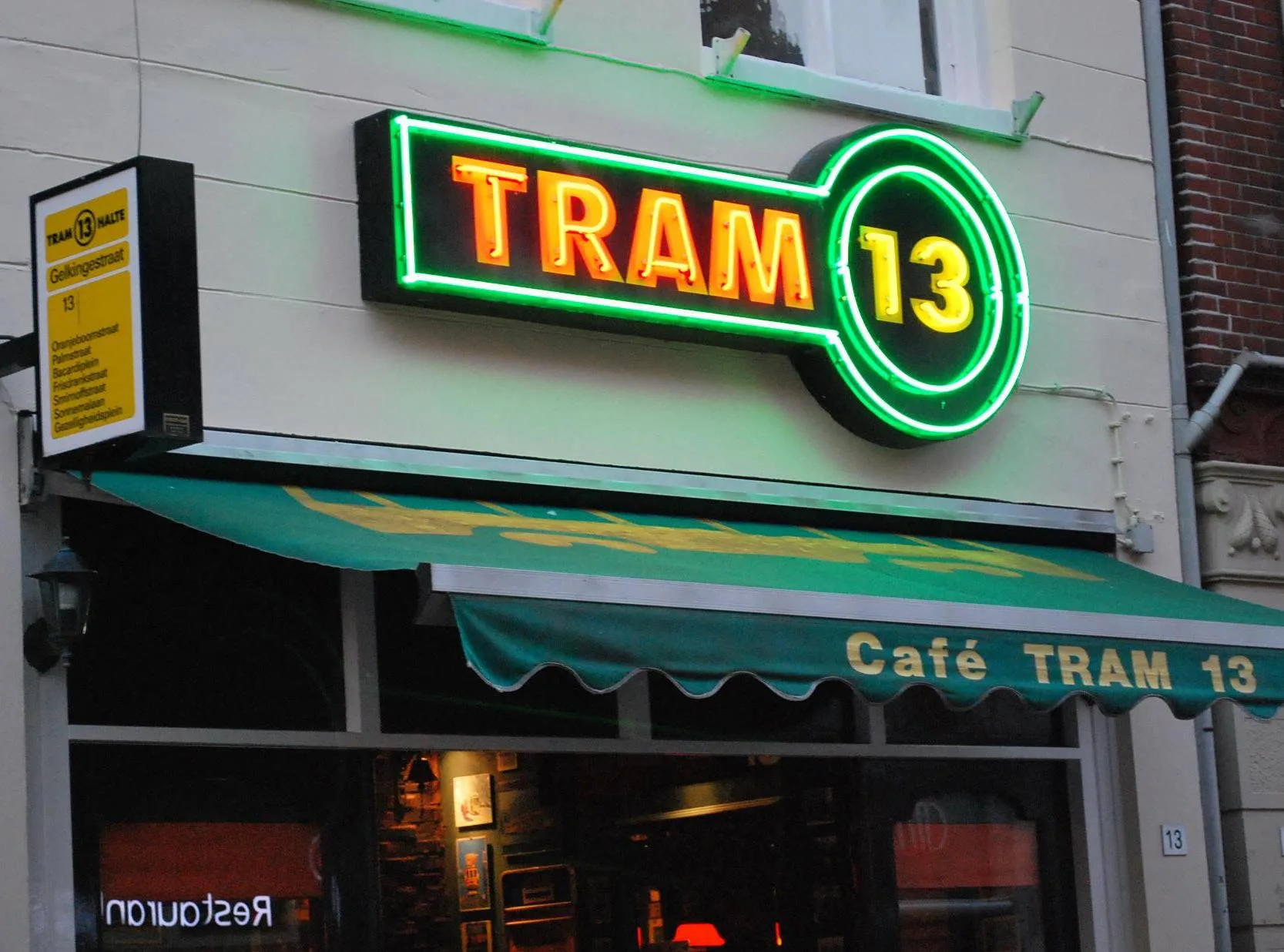 Cafe Tram 13