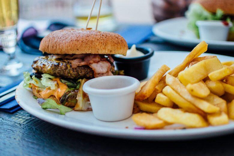 Foodyard: Burgers & more