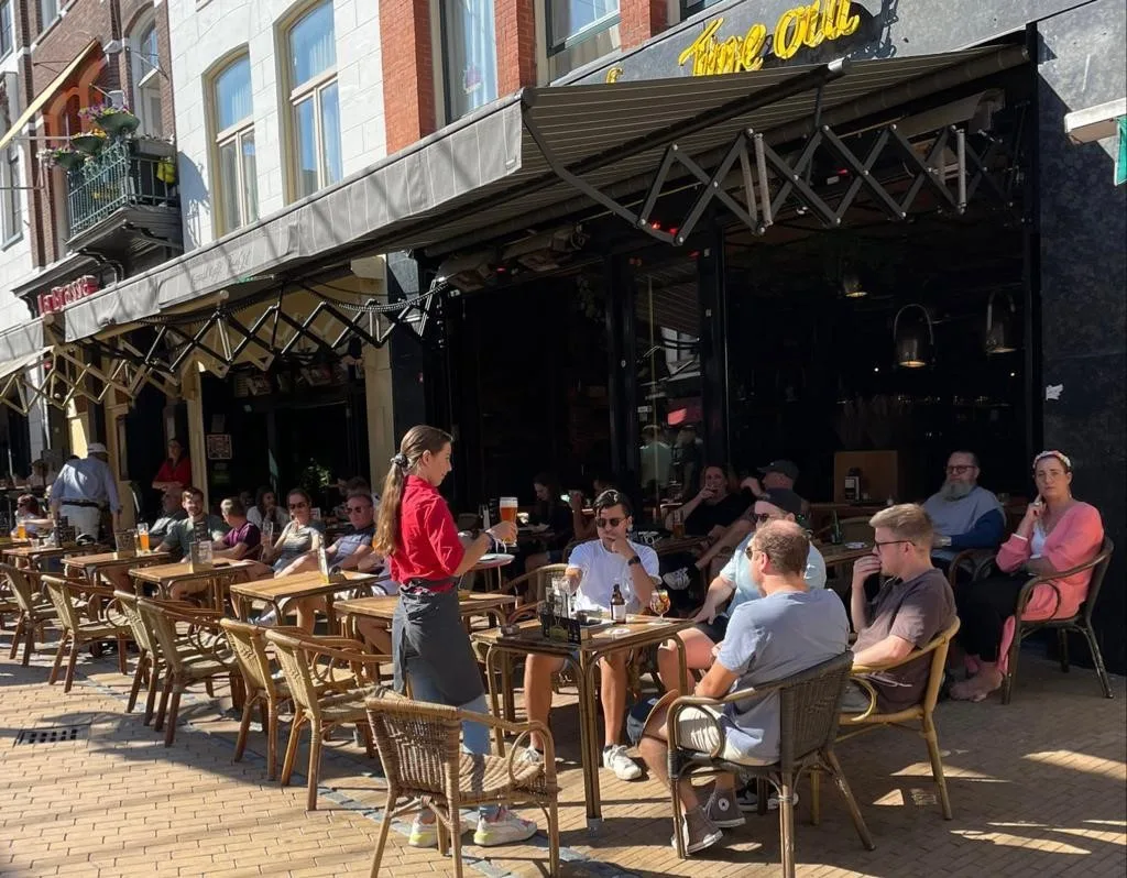 Logo Grand Cafe Time Out